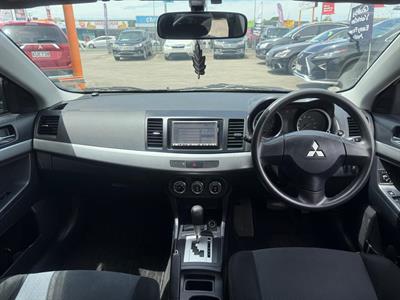 2011 Mitsubishi Galant - Thumbnail