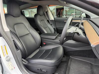 2022 Tesla Model 3 - Thumbnail