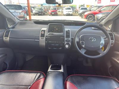 2011 Toyota Prius - Thumbnail