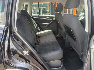 2013 Volkswagen Tiguan - Thumbnail